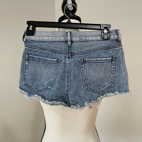 Bullhead Denim high rise shorts in a size 24 - Picture 9 of 12